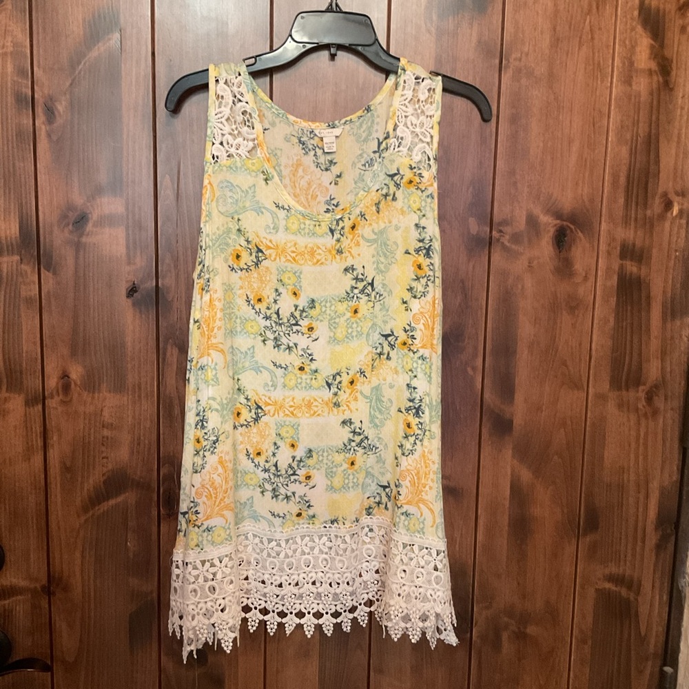 Cato Floral Lace Trim Tank Top in Yellow and White